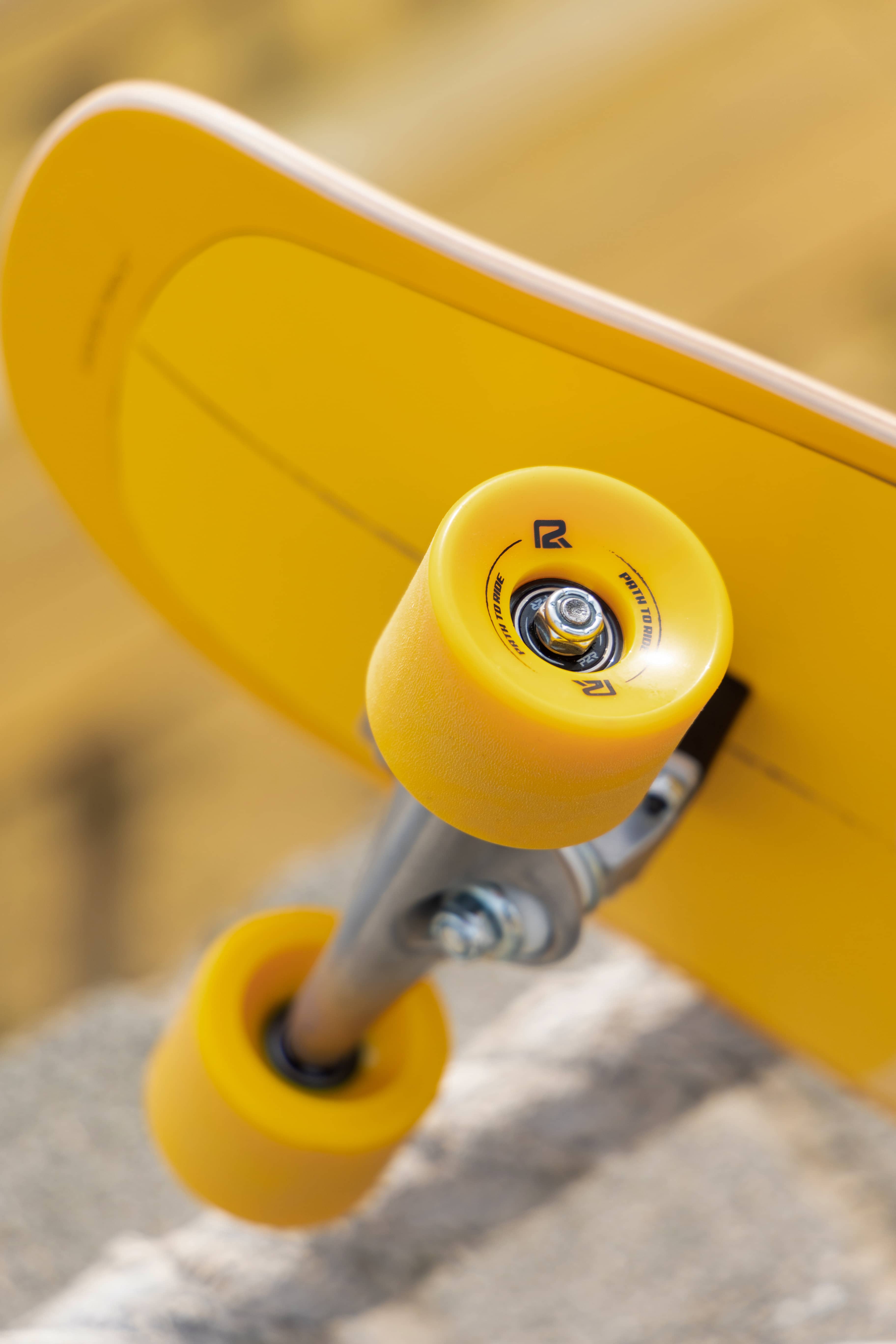 P2R SEA-5 Surf Skateboard with Carving Truck - Image 10