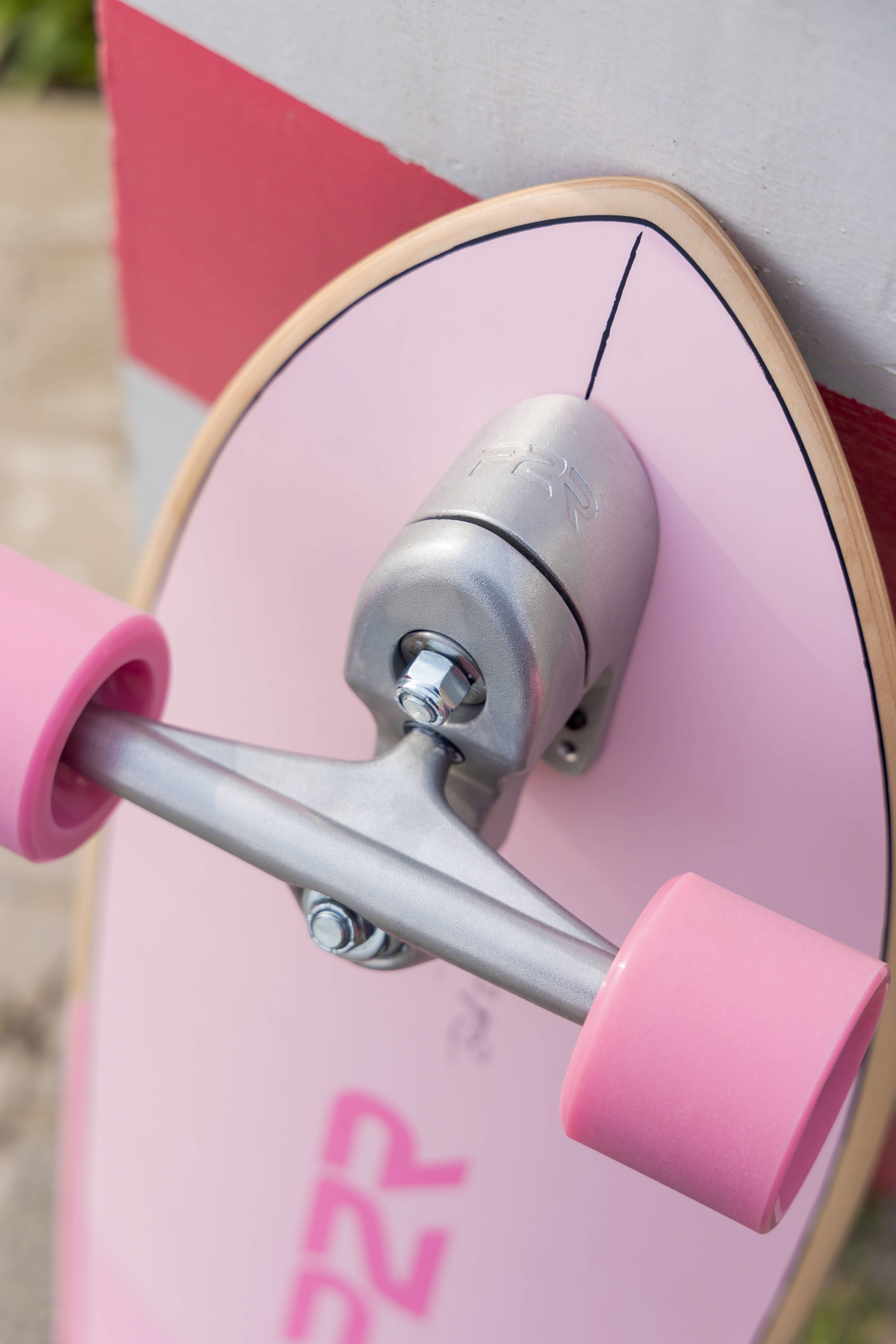 P2R SEA-5 Surf Skateboard with Carving Truck - Image 15