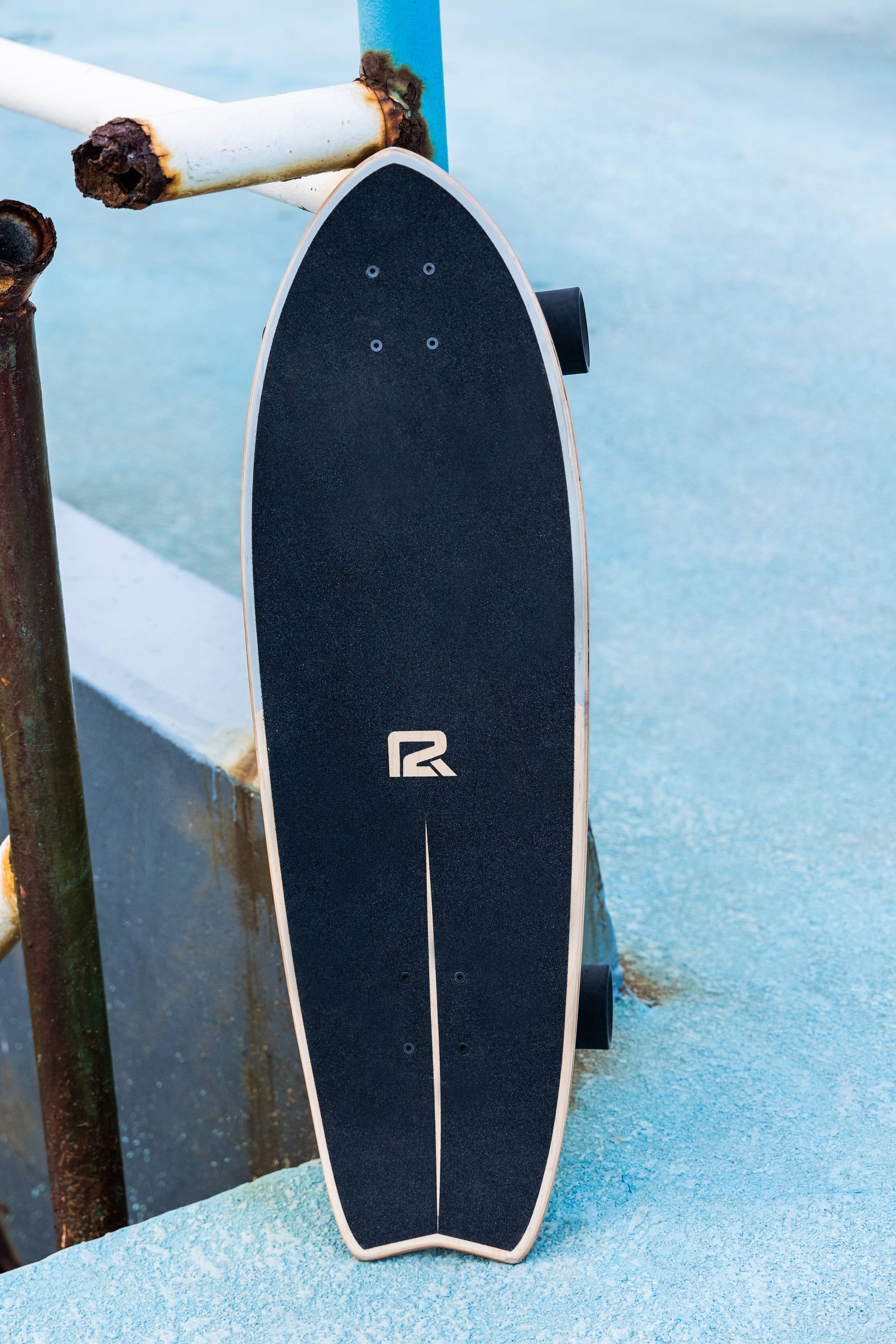 P2R SEA-5 Surf Skateboard with Carving Truck - Image 21